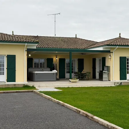 Du Nouguès, 6 *