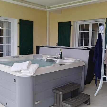 Du Nougues, 6 * Garrey