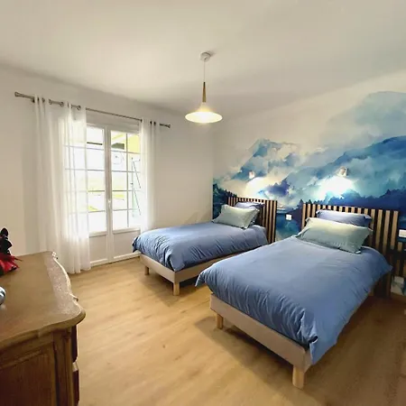 Du Nougues, 6 *
